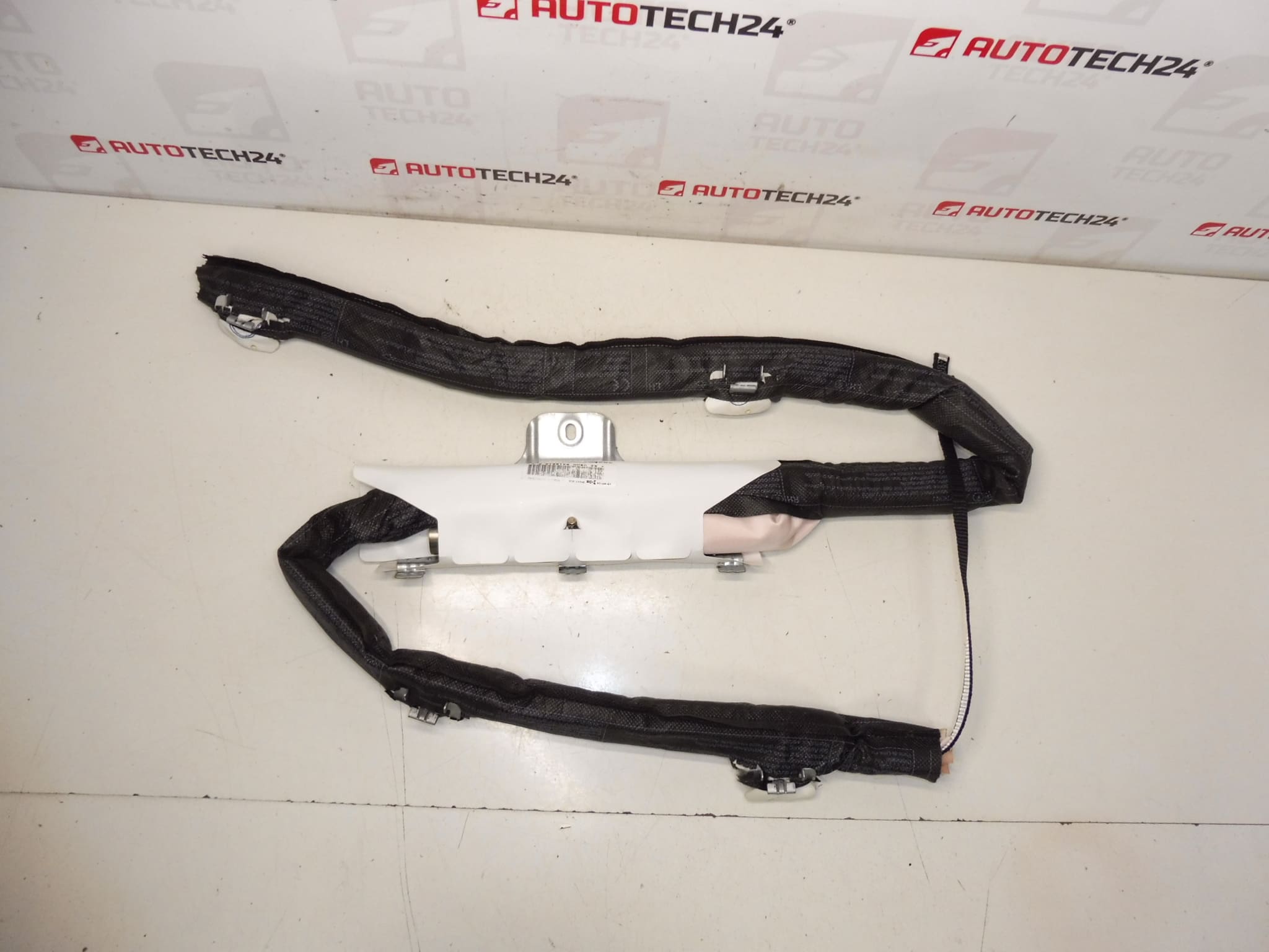 Sivukaton turvatyyny vasen Peugeot 3008 5008 9801663080