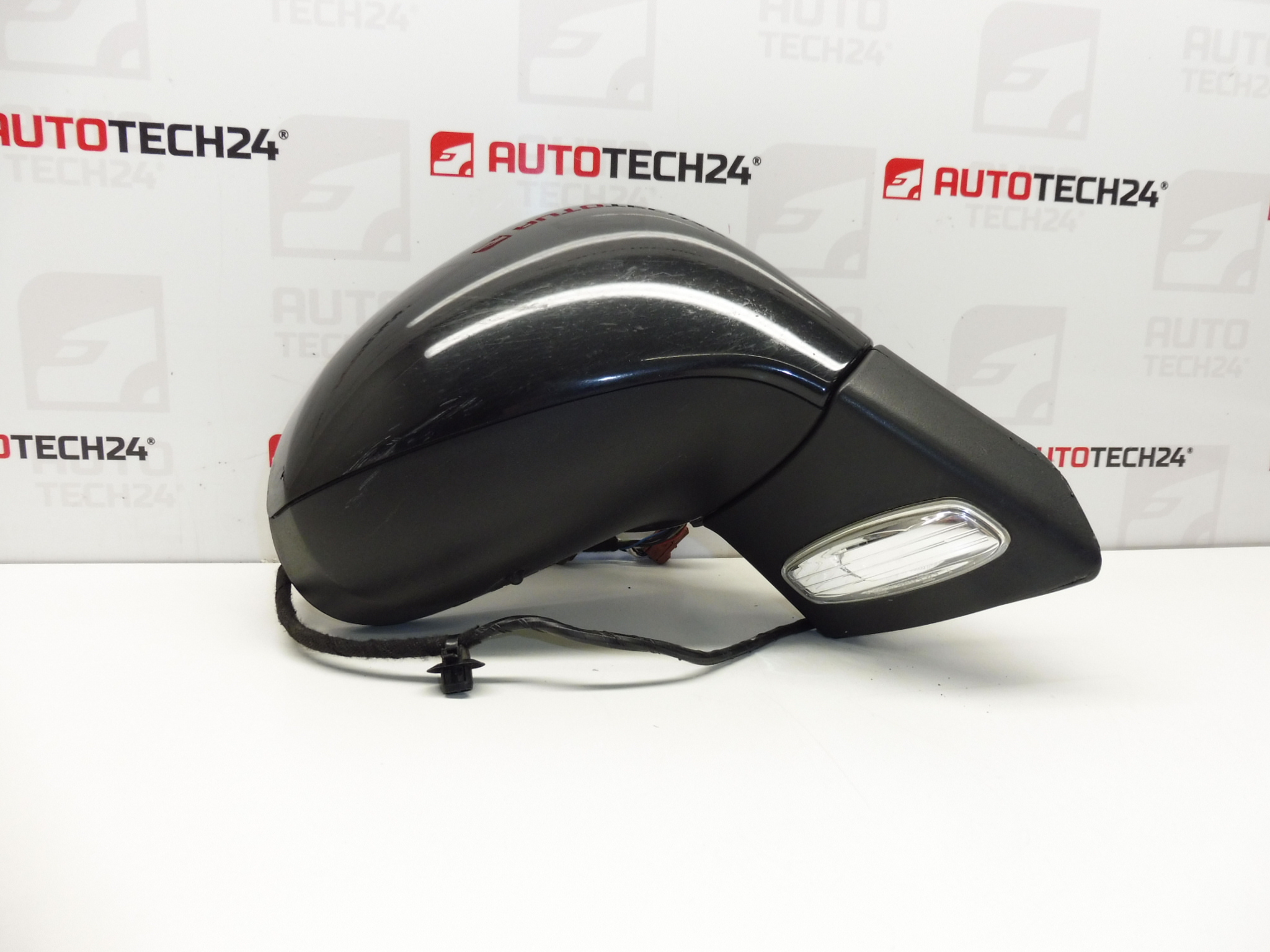 Oikea Ulkopeili Peugeot 207 EXLD 96806501XT 8149ZH