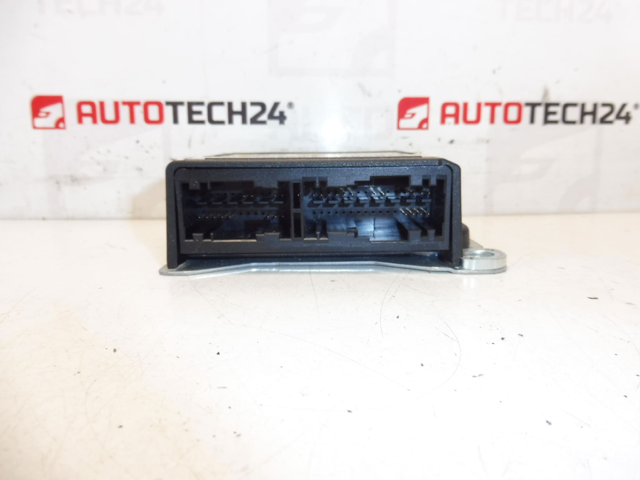 Bosch Peugeot 207 turvatyynyyksikkö 9675068880 0285010828 - Image 2
