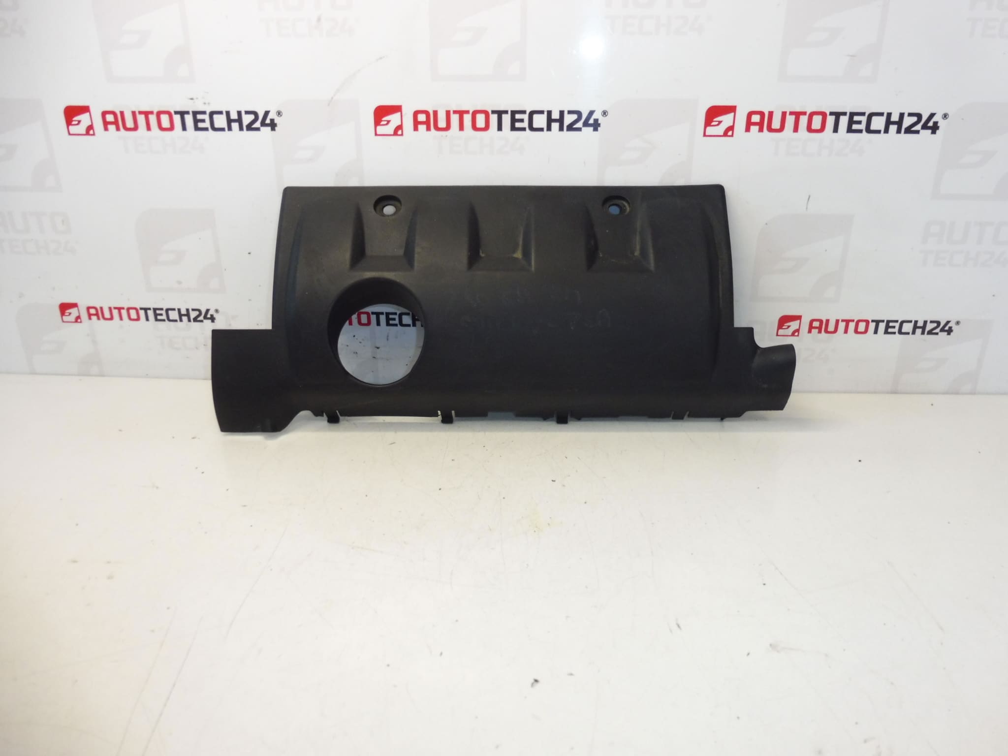Moottorin kansi VTI Citroen Peugeot 013789
