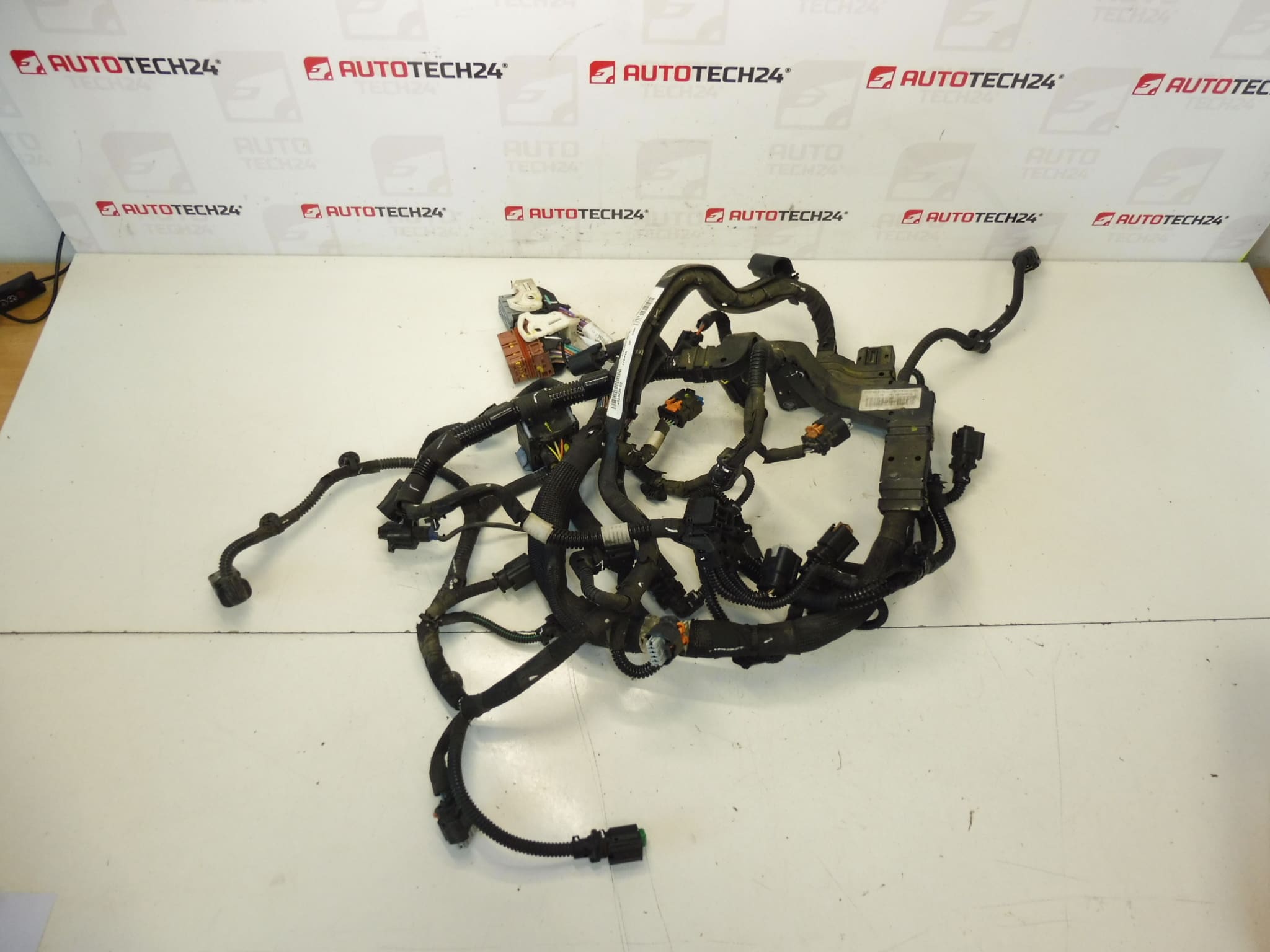 Päämoottorikokoonpano 1.6 e-HDI Citroën Peugeot 9803029080