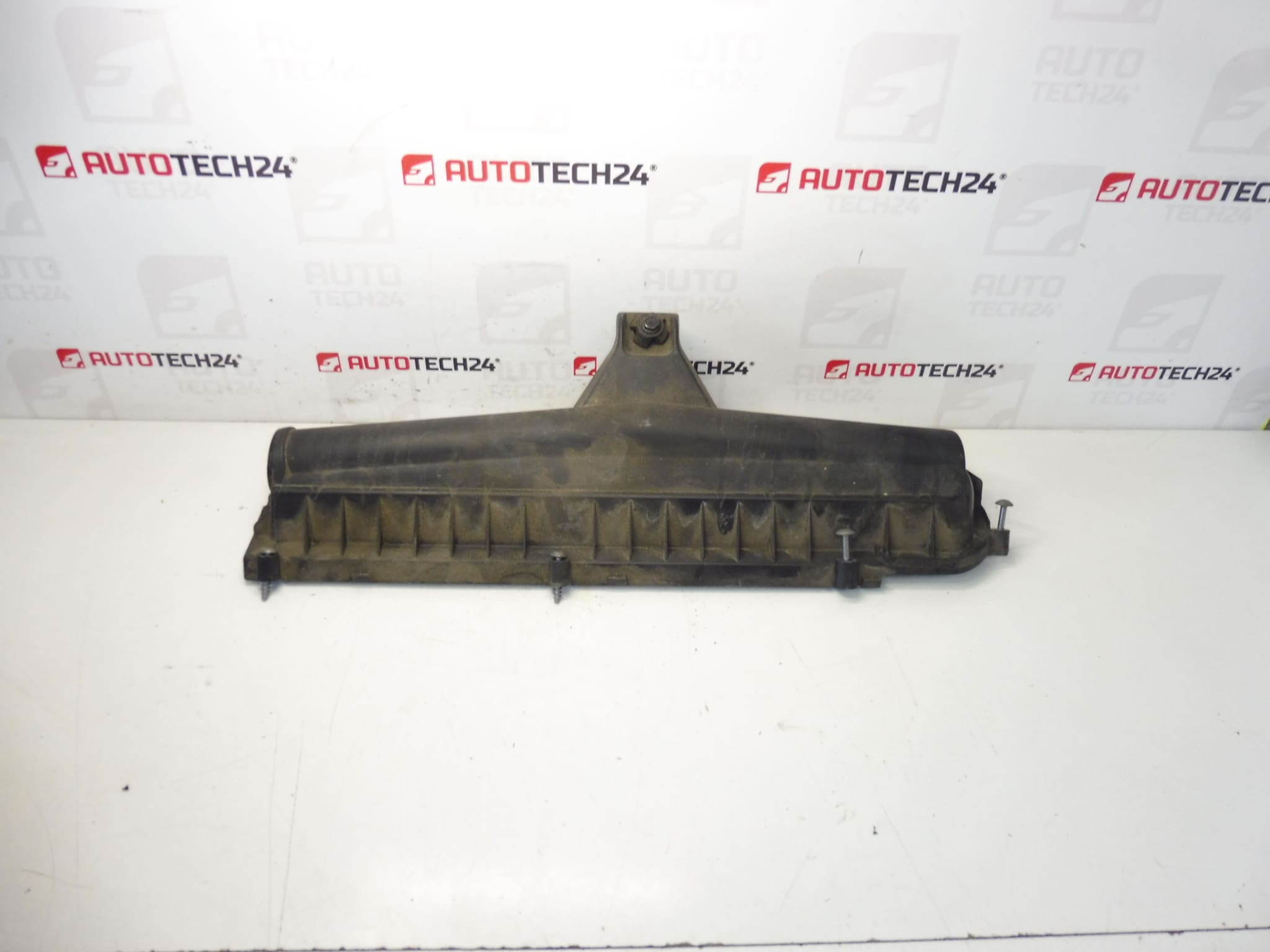 Suodatinkotelon kansi 1.4 VTI 1.6 VTI Citroën Peugeot V753482480 1420T5