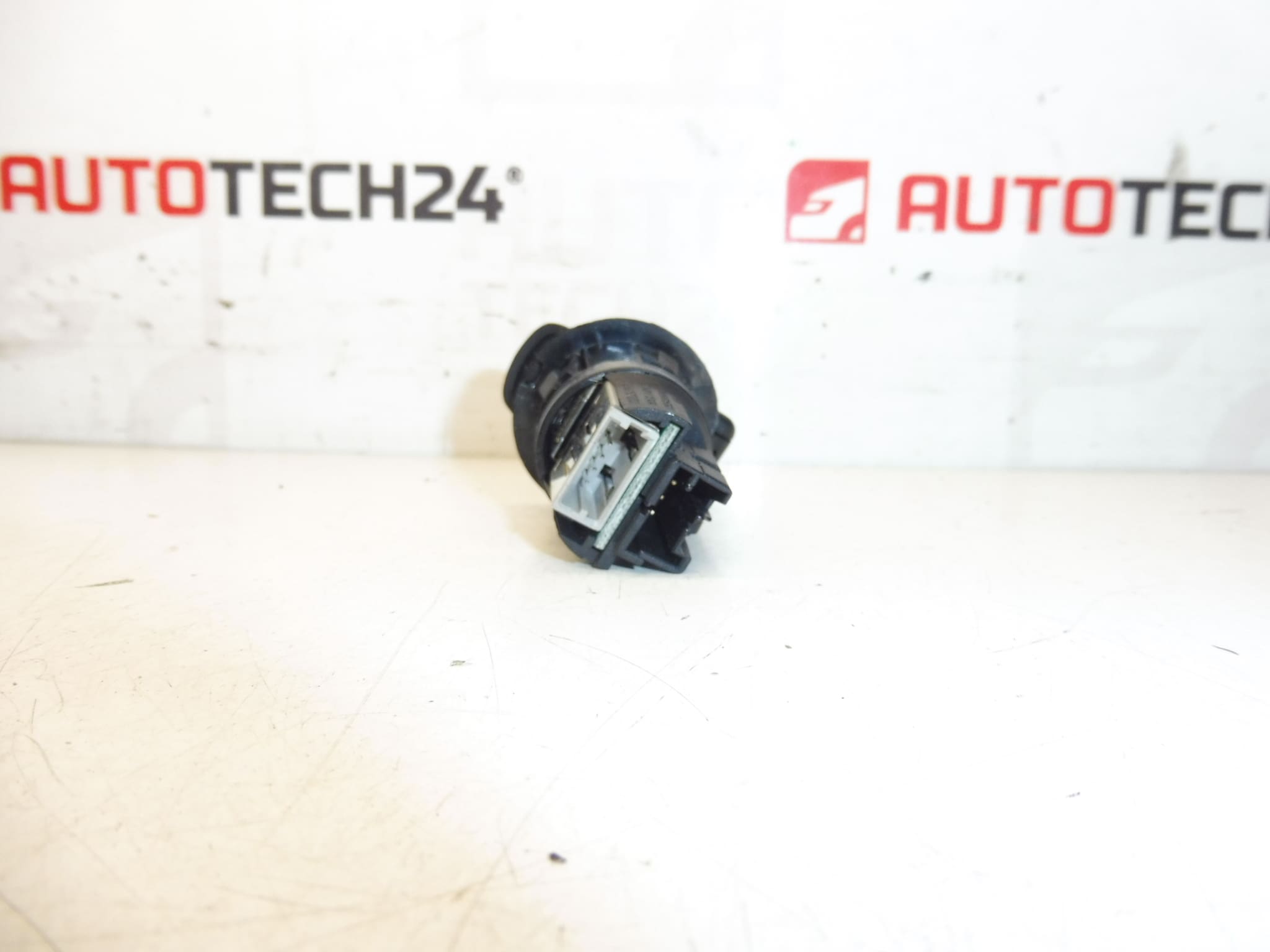 USB-liitäntä Citroën Peugeot 96645227ZD 6574JV - Image 2