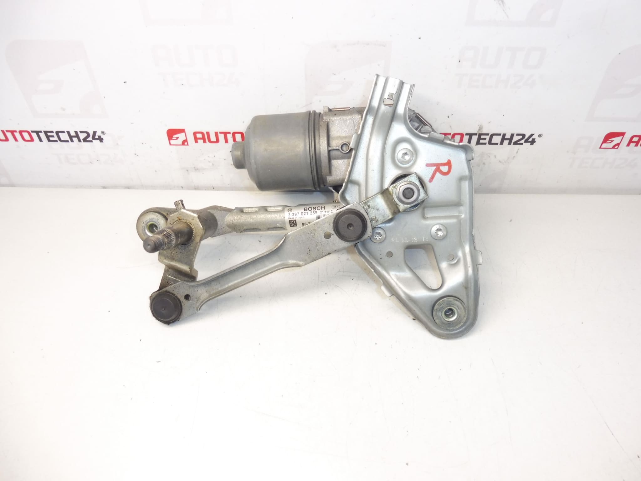 Oikean etupyyhkimen moottori Peugeot 3008 5008 9671062380 6405PX 6405PA