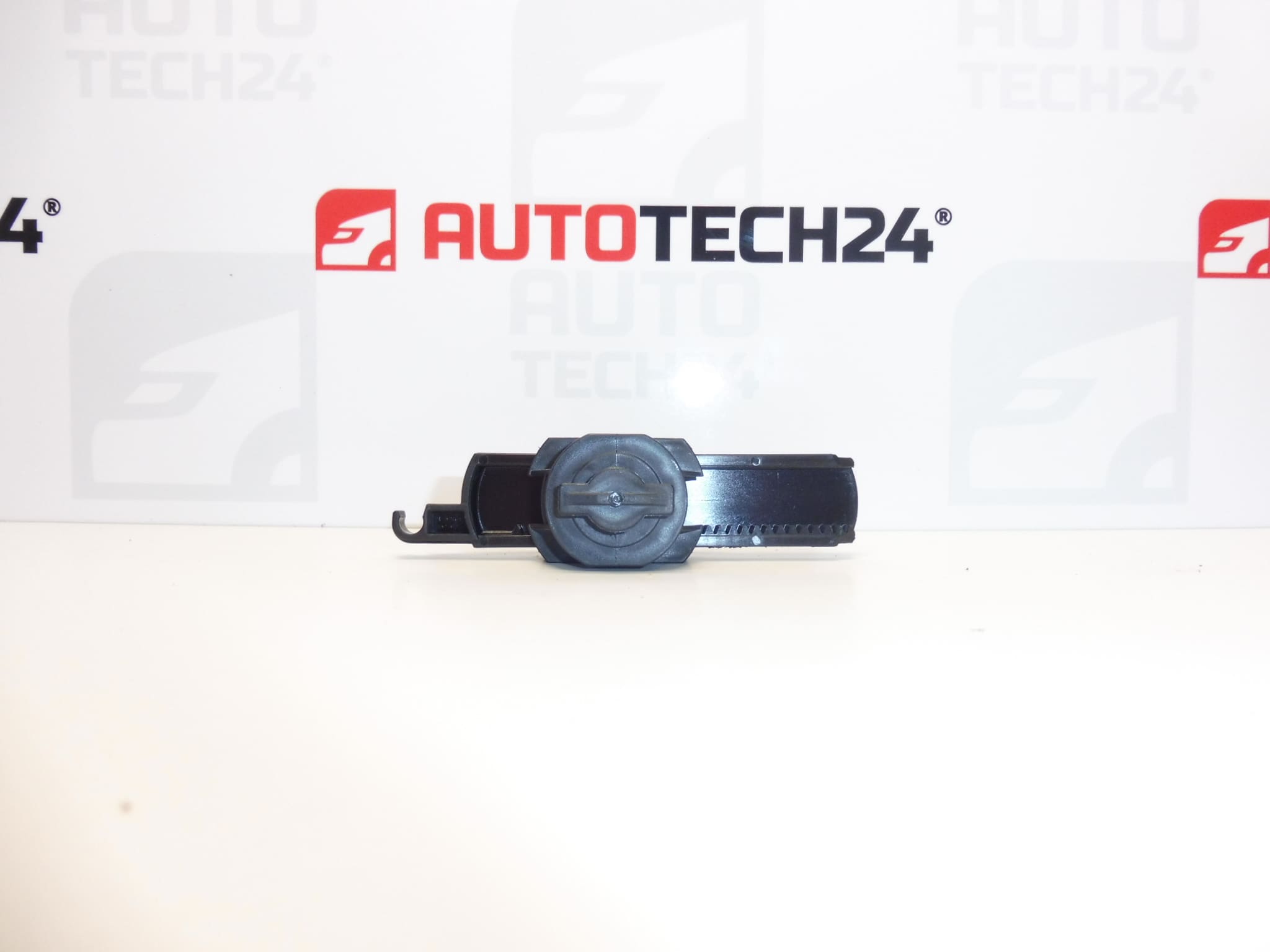Citroen C4 II B7 ja DS4 hansikaslokeron jarru 8218ZL