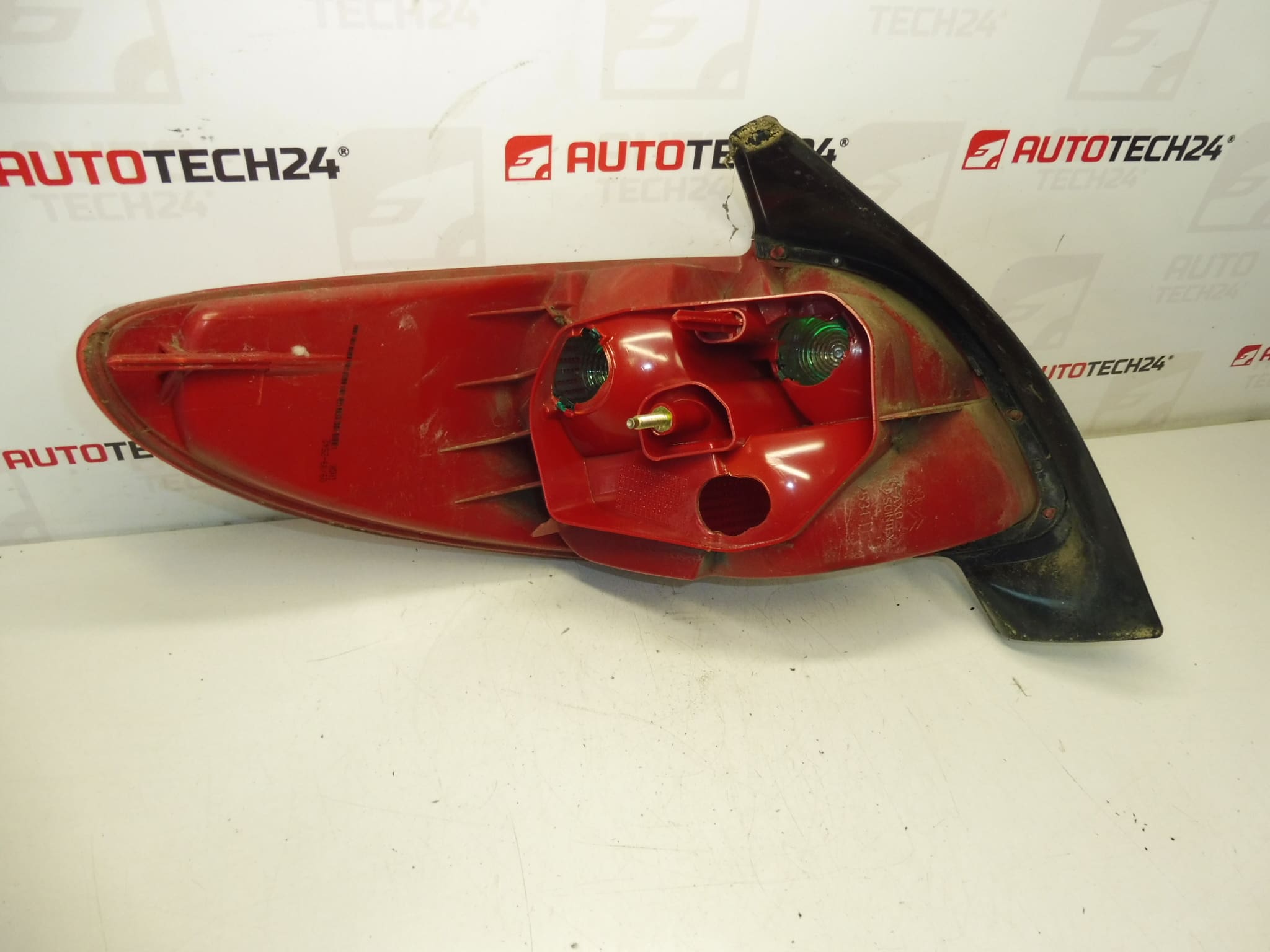Oikea takavalo Peugeot 206 6/2003 asti 6351P1 - Image 2