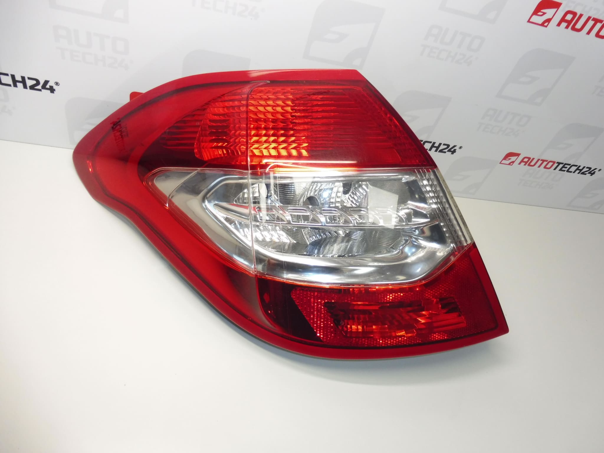 Vasen takavalo ulkoa Citroën C4 II 9687312180 6350KS