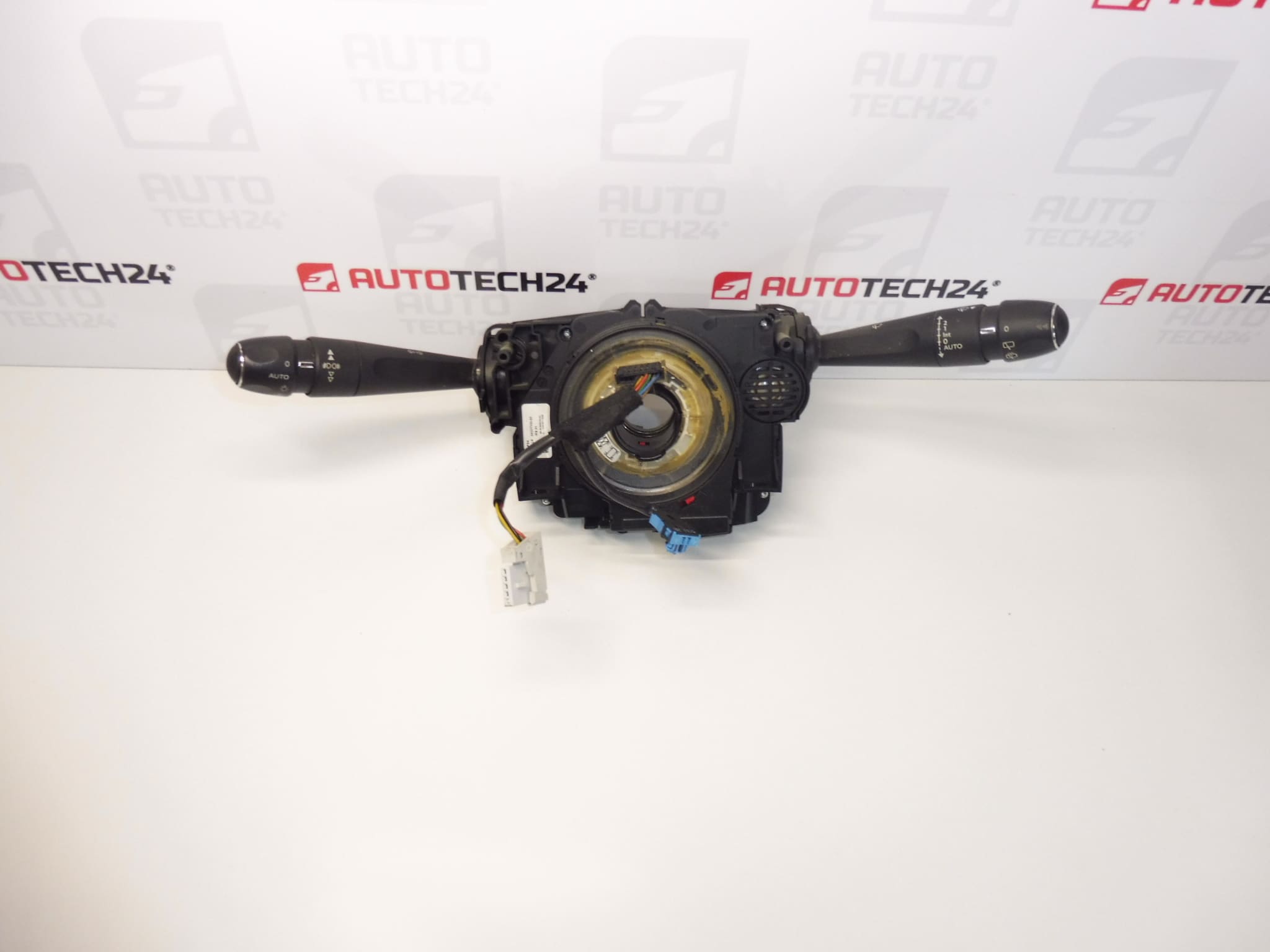Vipuohjaimet COM2008P Citroën Peugeot DS 96759252XT 6243C6